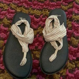 Sanuk Yoga Sling sandals size 8